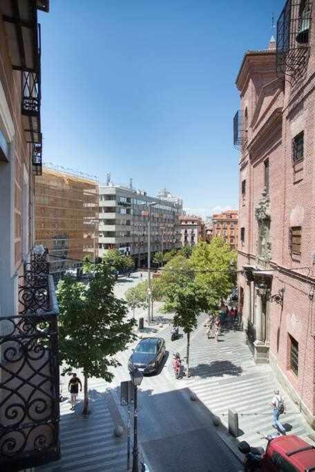 Un Fascinante Estudio En Madrid Centro Luaran gambar